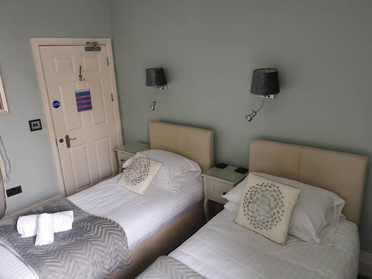 Llety Teifi Guest House Cardigan Buitenkant foto