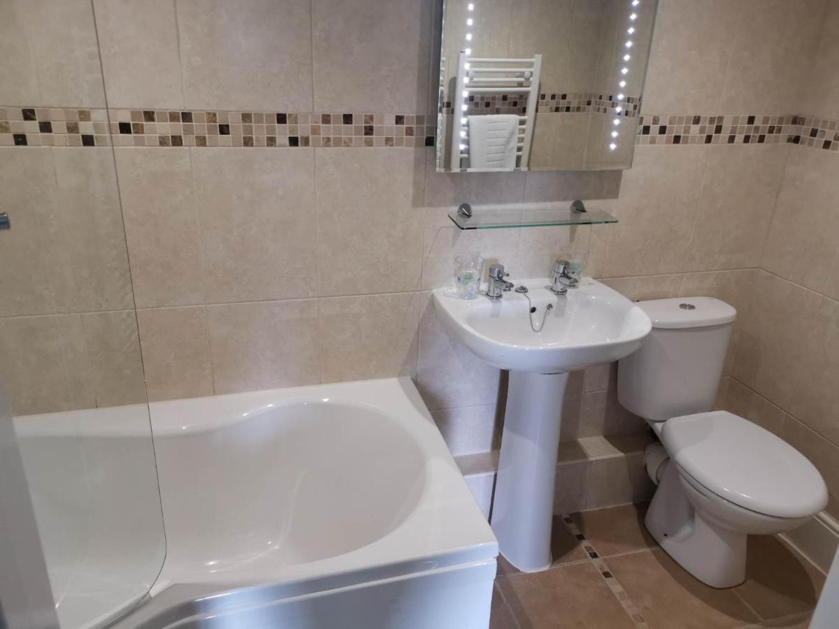 Llety Teifi Guest House Cardigan Buitenkant foto