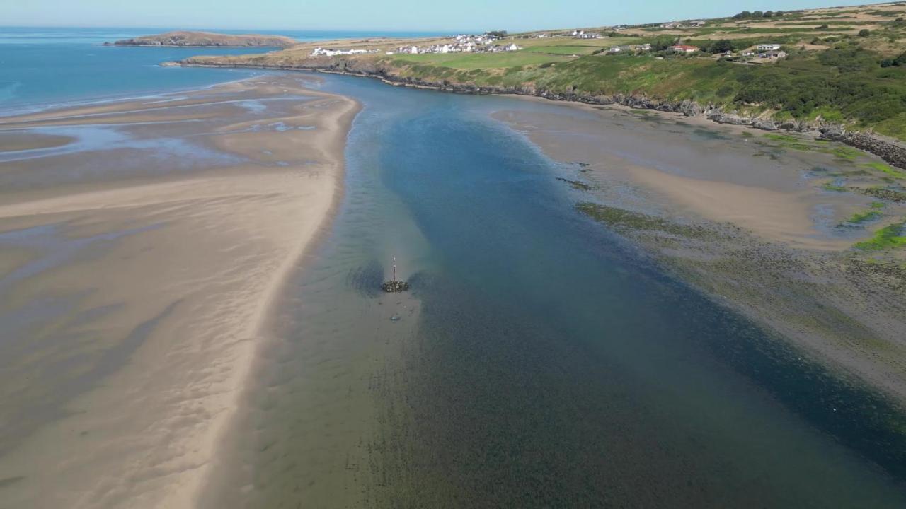 Llety Teifi Guest House Cardigan Buitenkant foto