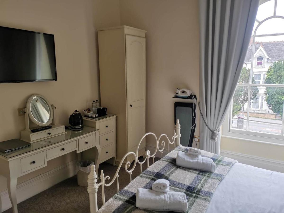 Llety Teifi Guest House Cardigan Buitenkant foto